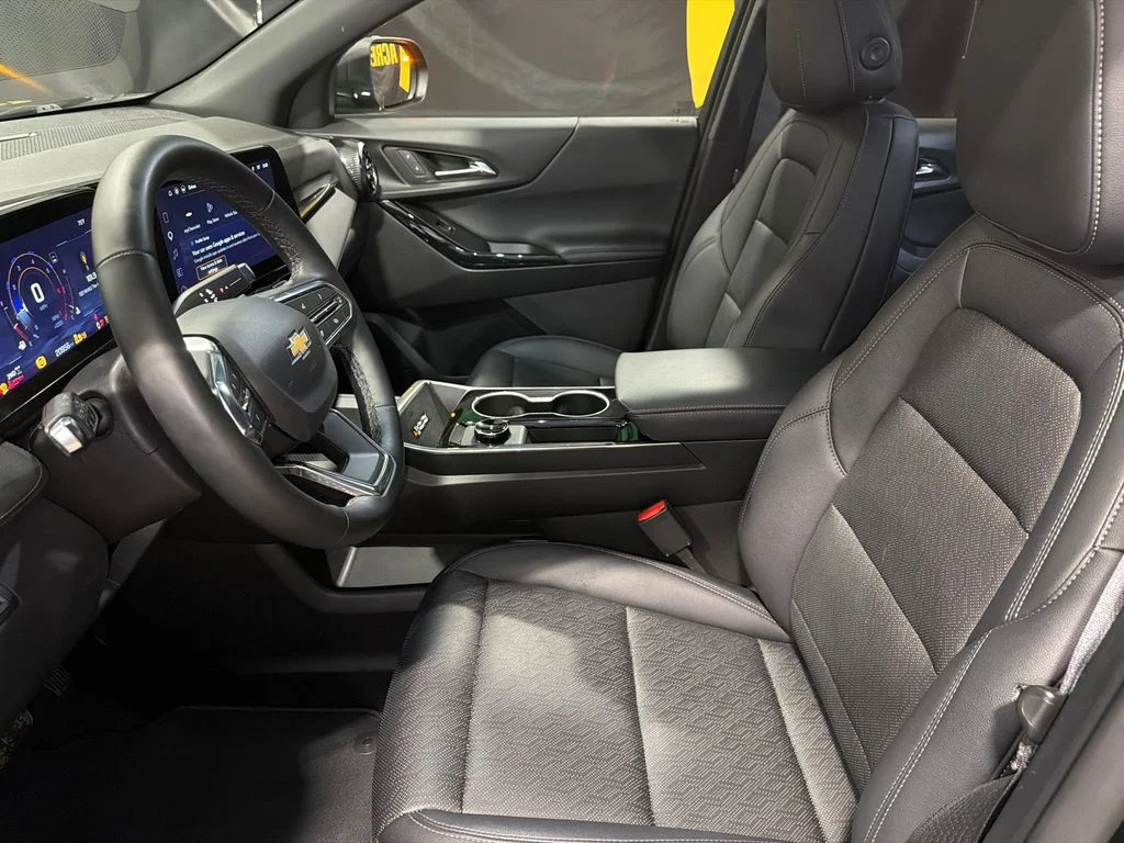Used 2026 Mosaic Black Metallic Chevrolet AWD LT image 11