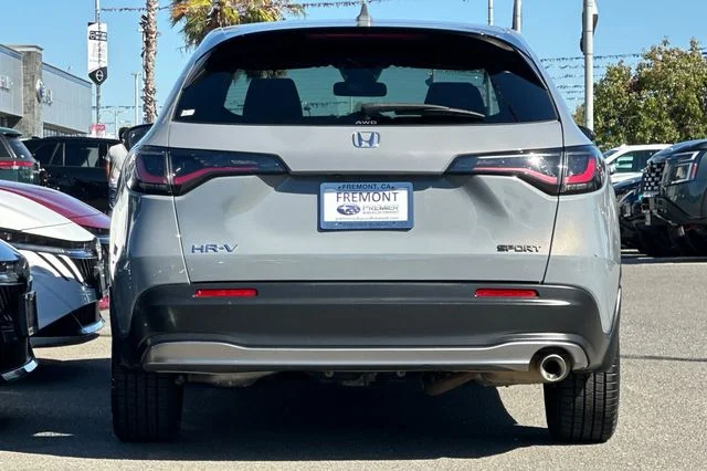Used 2024  Honda Sport image 5