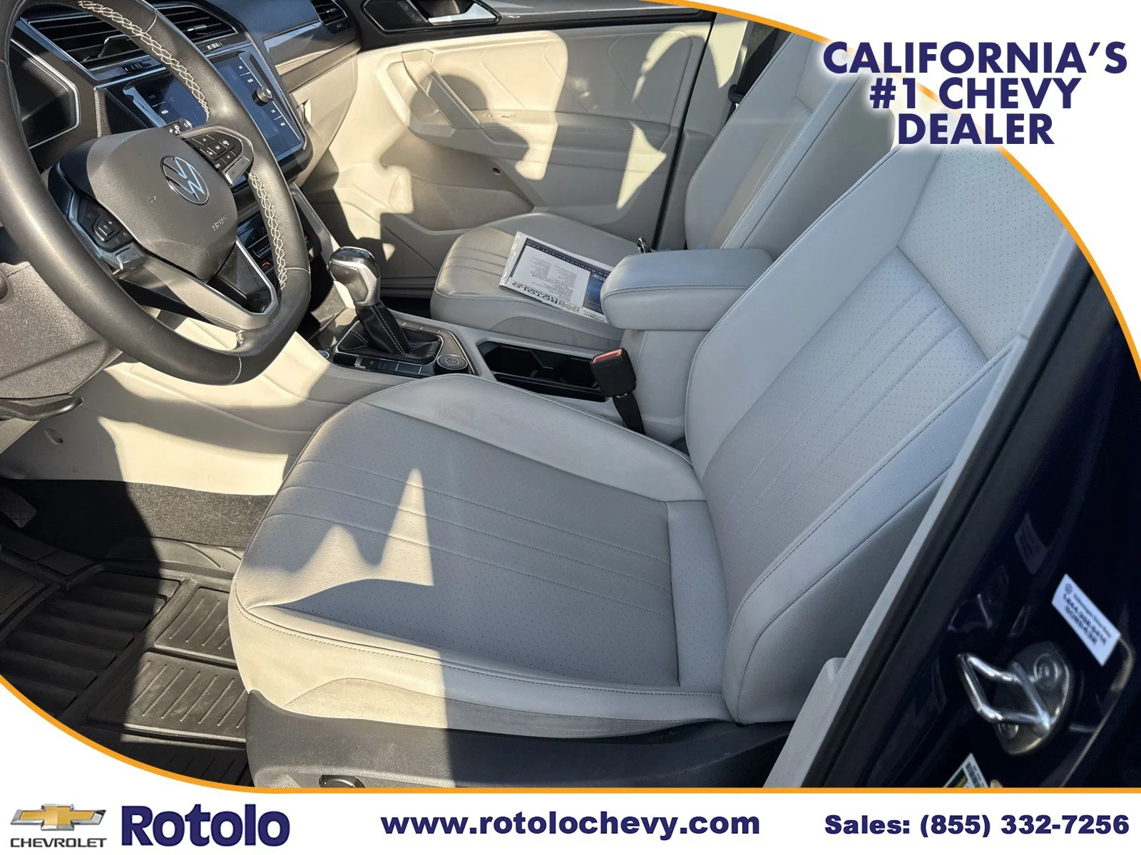 Used 2022 Blue Volkswagen SE image 14