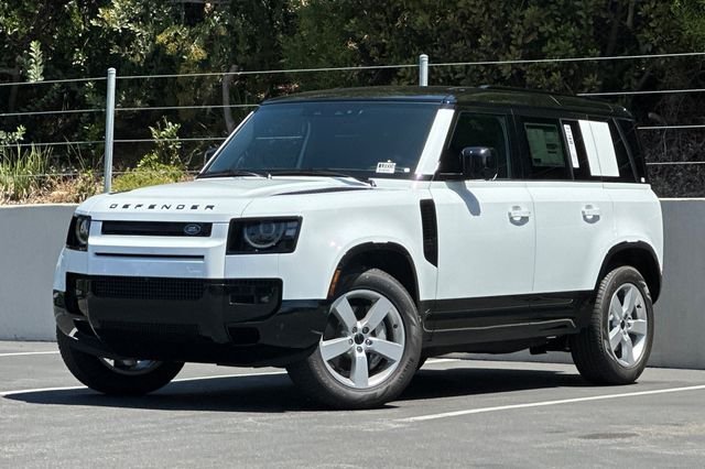 2026 Land Rover Defender 110 X-Dynamic SE