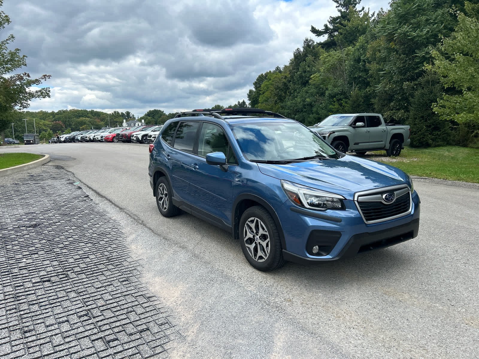 Used 2021 Horizon Blue Pearl Subaru Premium image 2
