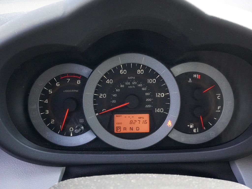 Used 2011 Silver Toyota Base image 36