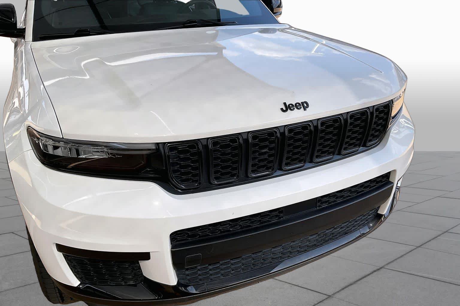 Used 2023 Bright White Clearcoat Jeep Altitude image 28