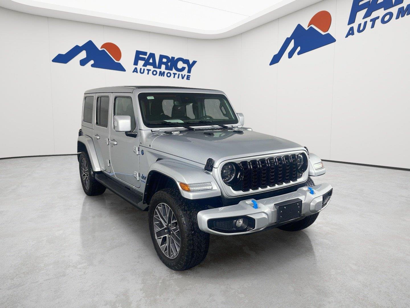Used 2024 Silver Zynith Clearcoat Jeep High Altitude image 12