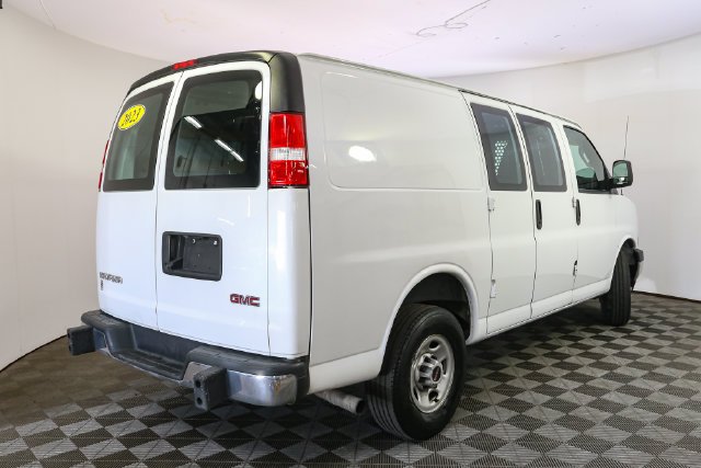 Used 2023 White GMC Work Van image 12
