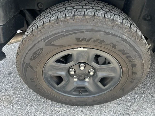 Used 2019 Gray Jeep Sport image 8