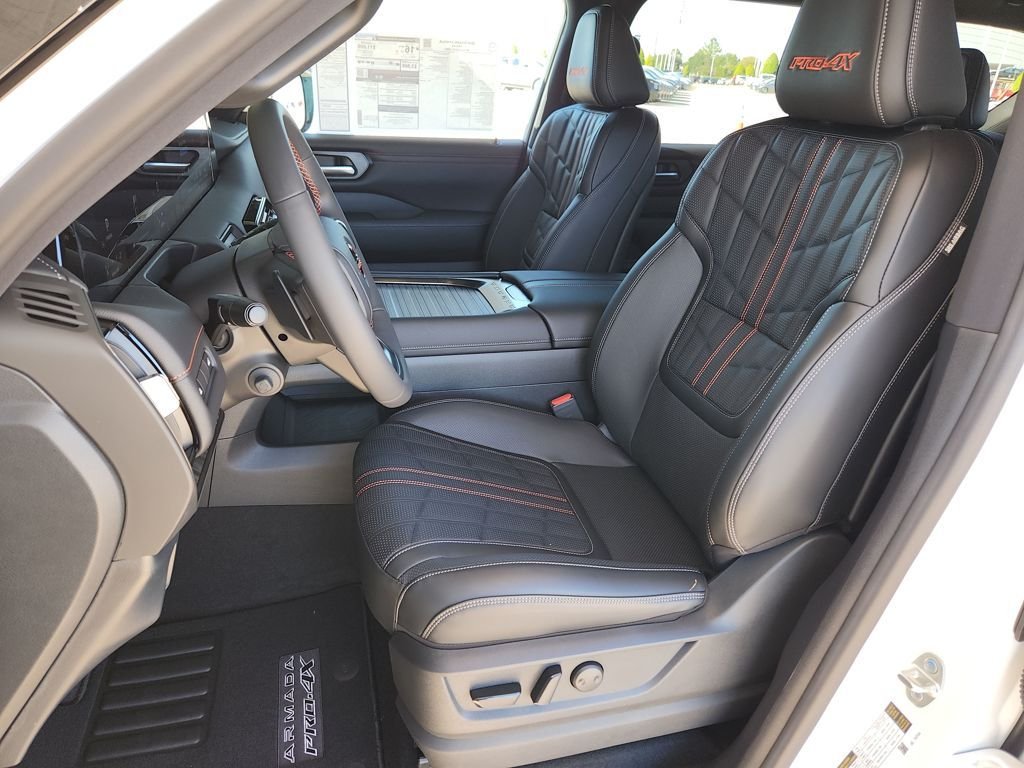 New 2026 Aspen White TriCoat / Super Black Two-tone Nissan PRO-4X image 8