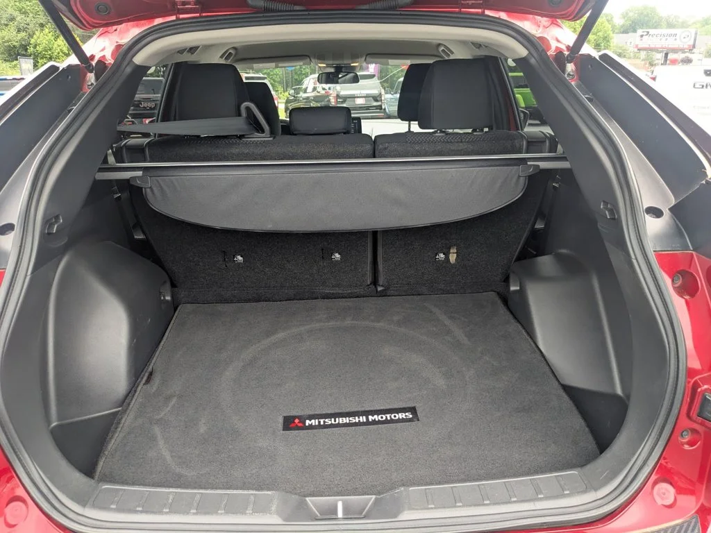 Used 2024  Mitsubishi LE image 25