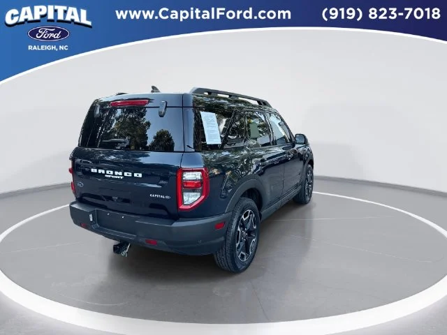 Used 2022 Blue Ford Outer Banks image 8