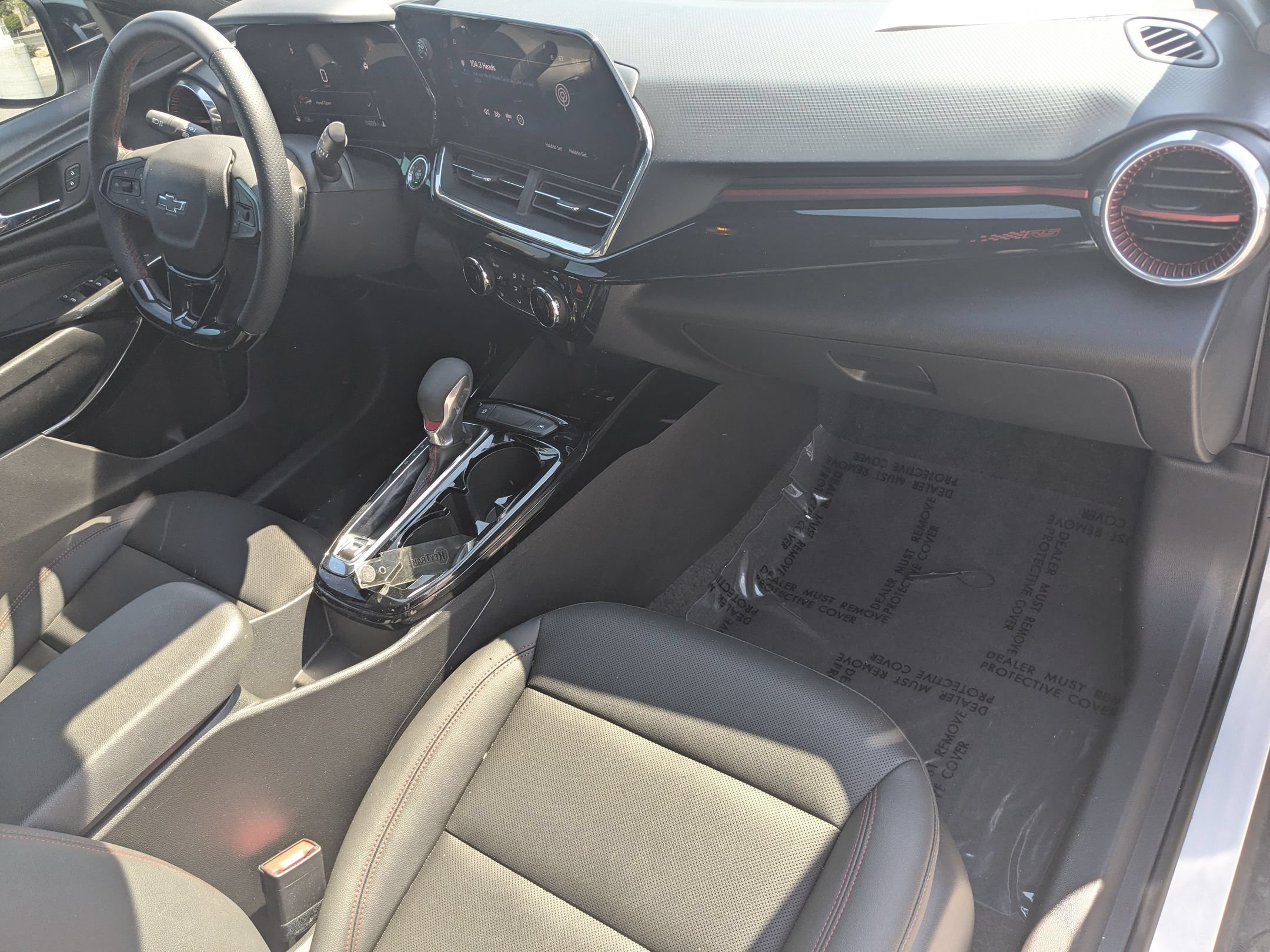 Used 2025 Summit White Chevrolet 2RS image 31