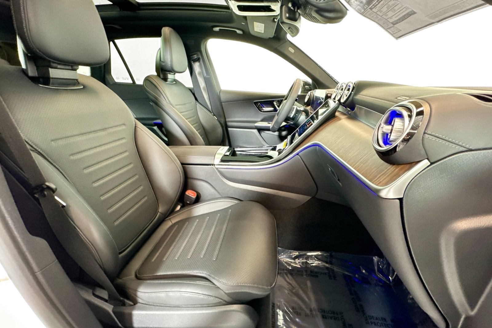New 2026 Polar White Mercedes-Benz GLC 300 image 26