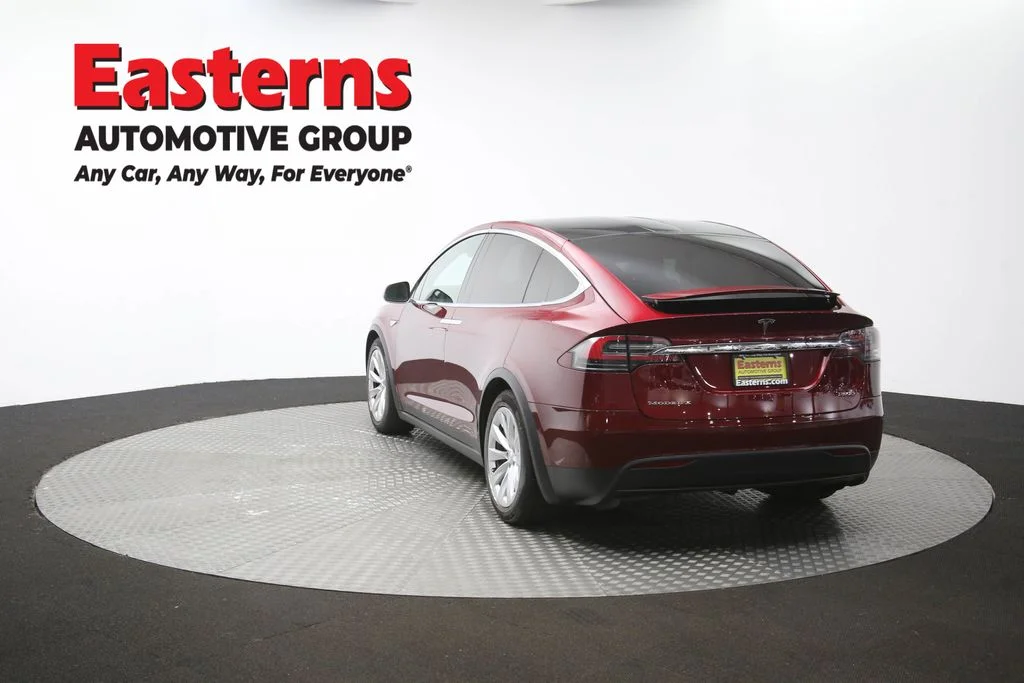 Used 2016 Red Tesla P90D image 63
