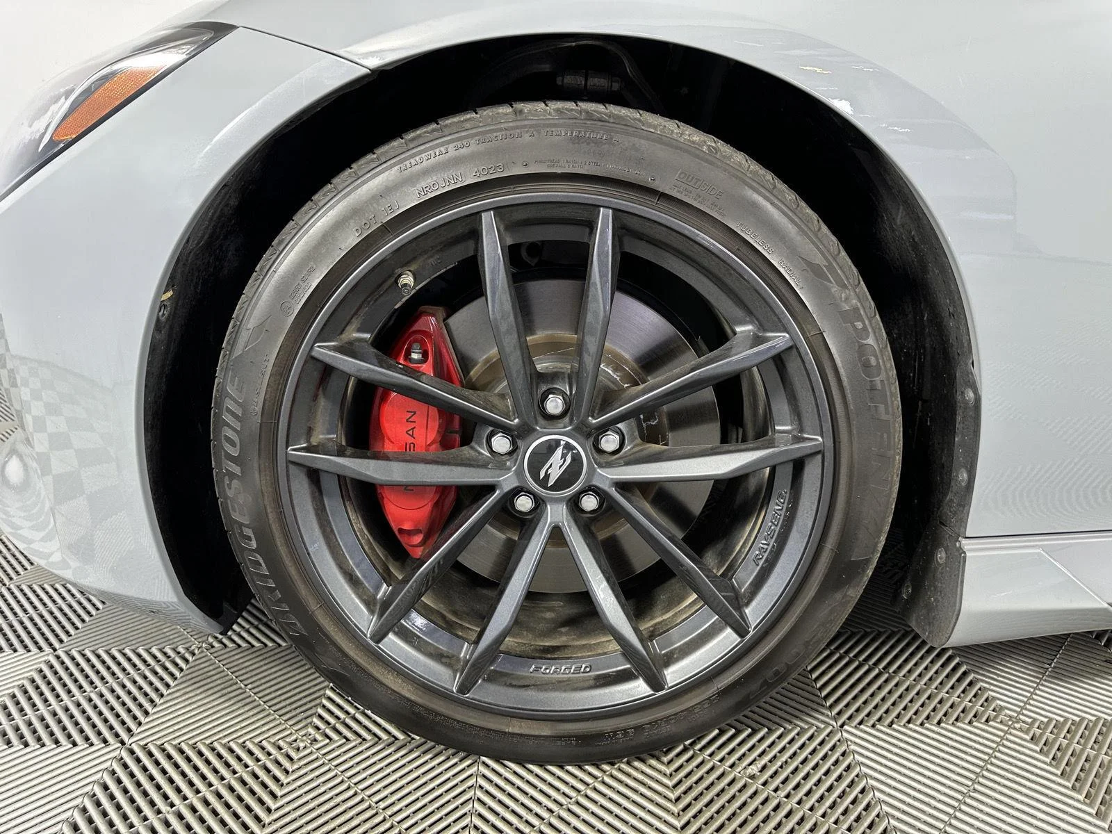 Used 2024 Boulder Gray/Super Black Nissan Performance image 25