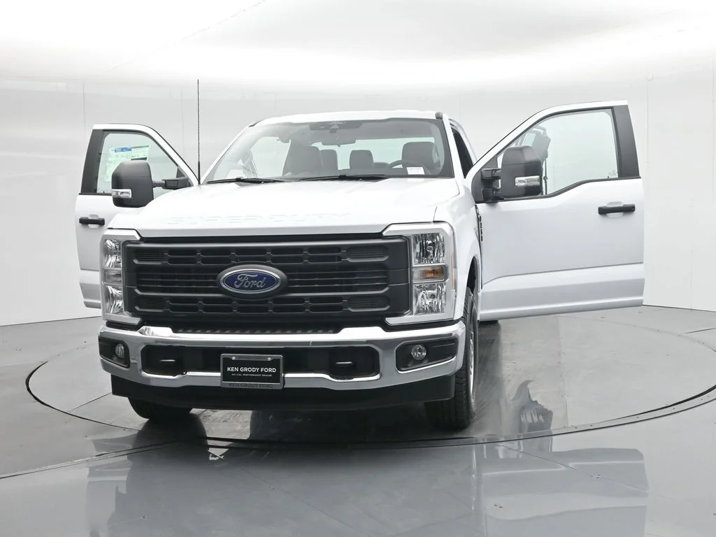 New 2026 Oxford White Ford XL image 33