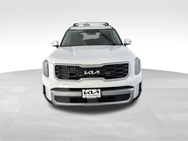Used 2025 White Kia S image 3
