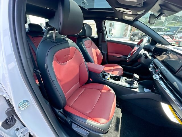 New 2026 Snow White Pearl Kia GT-Line image 29