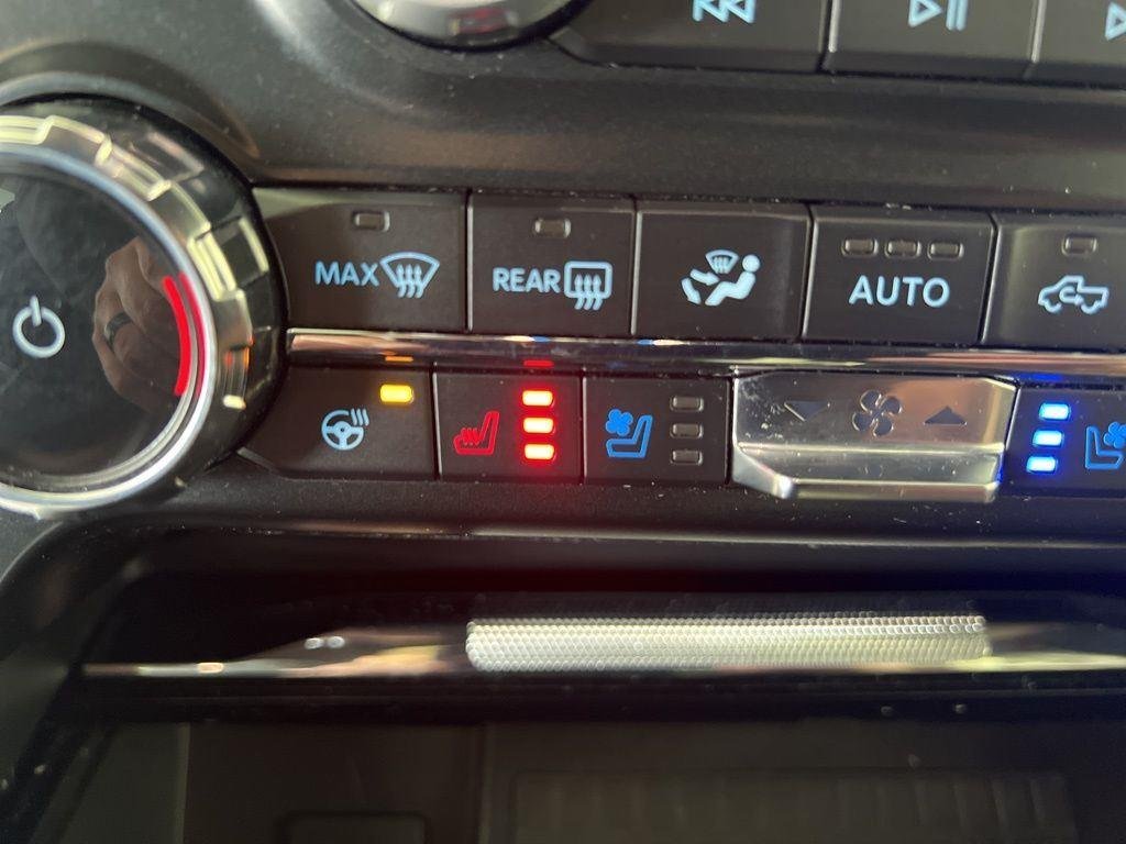 Used 2022 Brown Ford King Ranch image 19