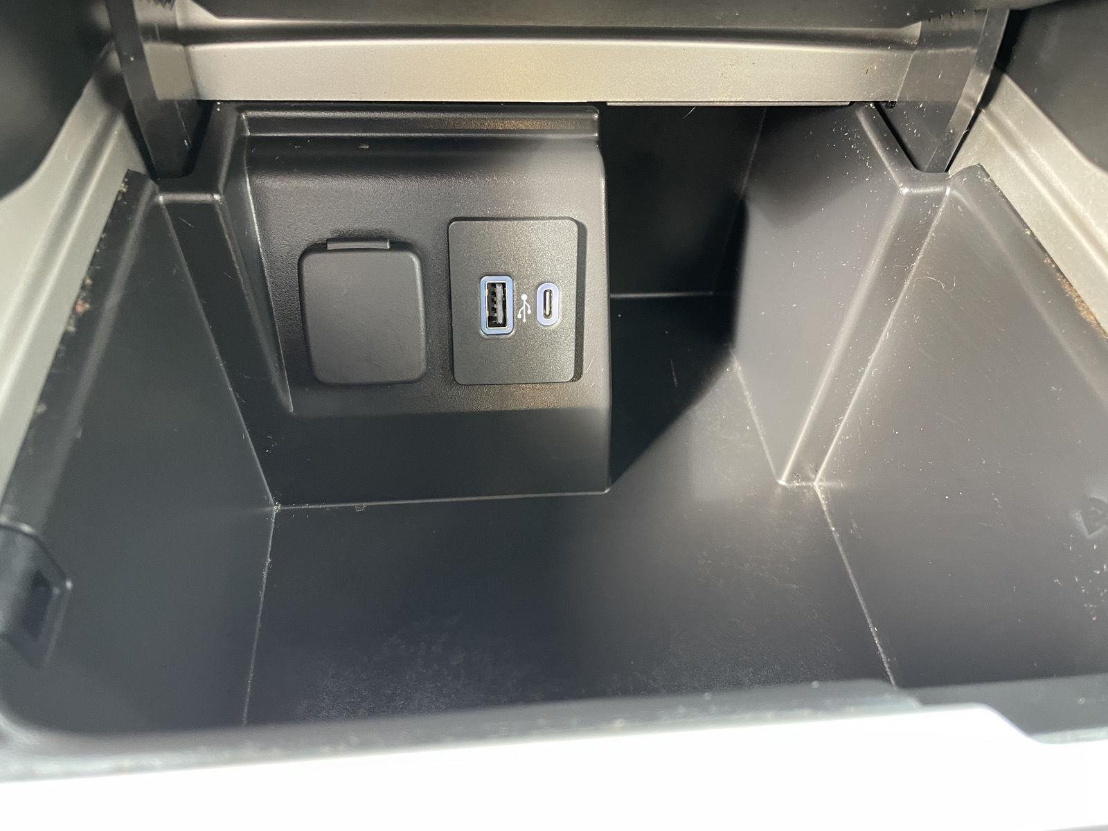 Used 2022 Iconic Silver Ford XLT image 21