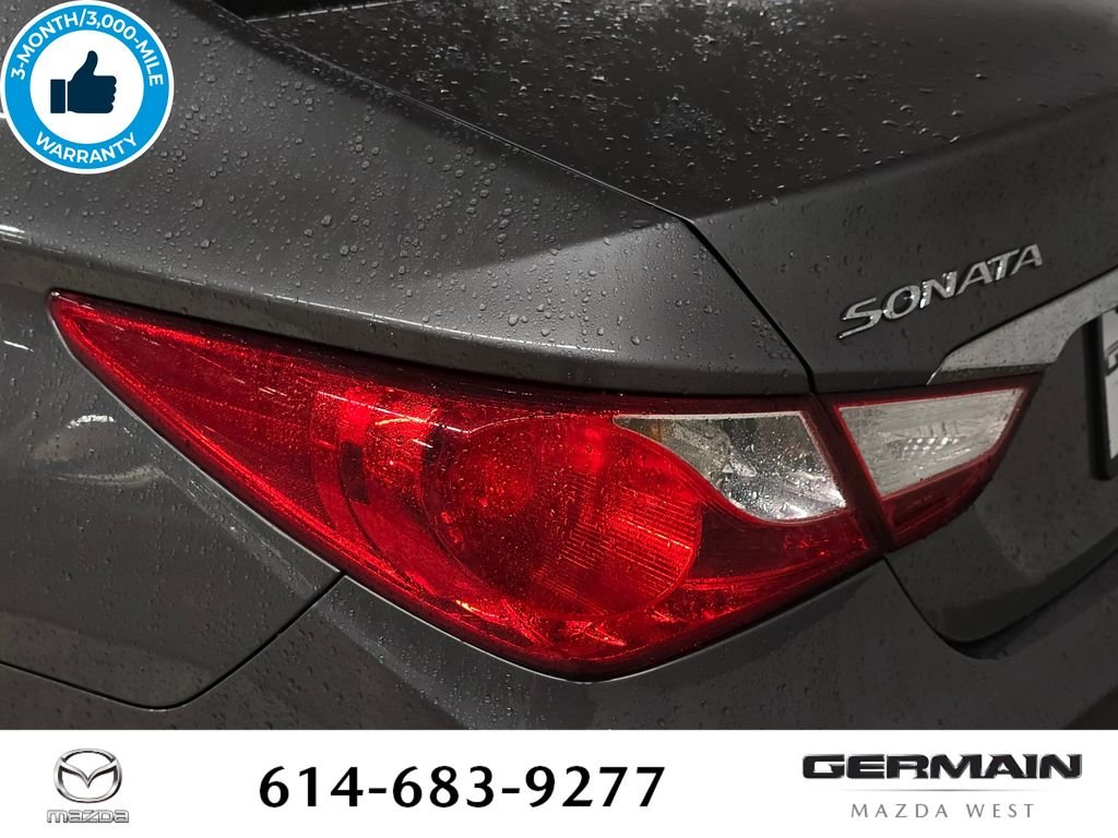 Used 2014 Gray Hyundai GLS image 17