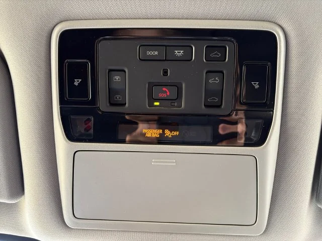 New 2026 Wind Chill Pearl <sup>1</sup> Toyota  XLE image 25