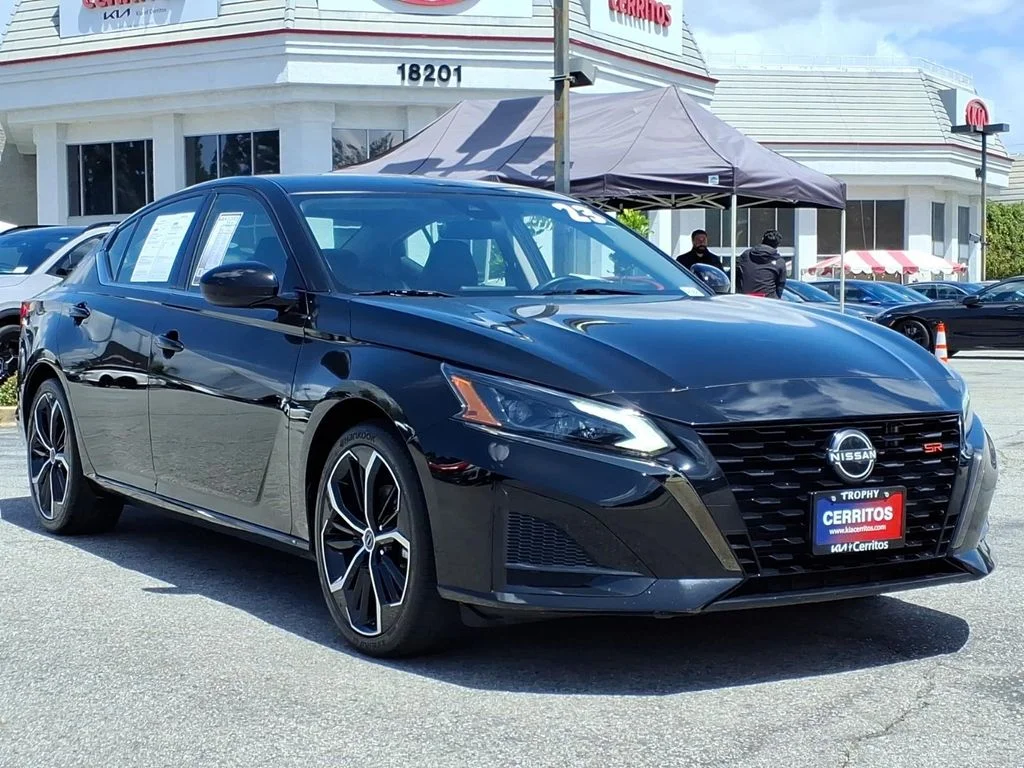 Used 2023 Black Nissan 2.5 SR image 3