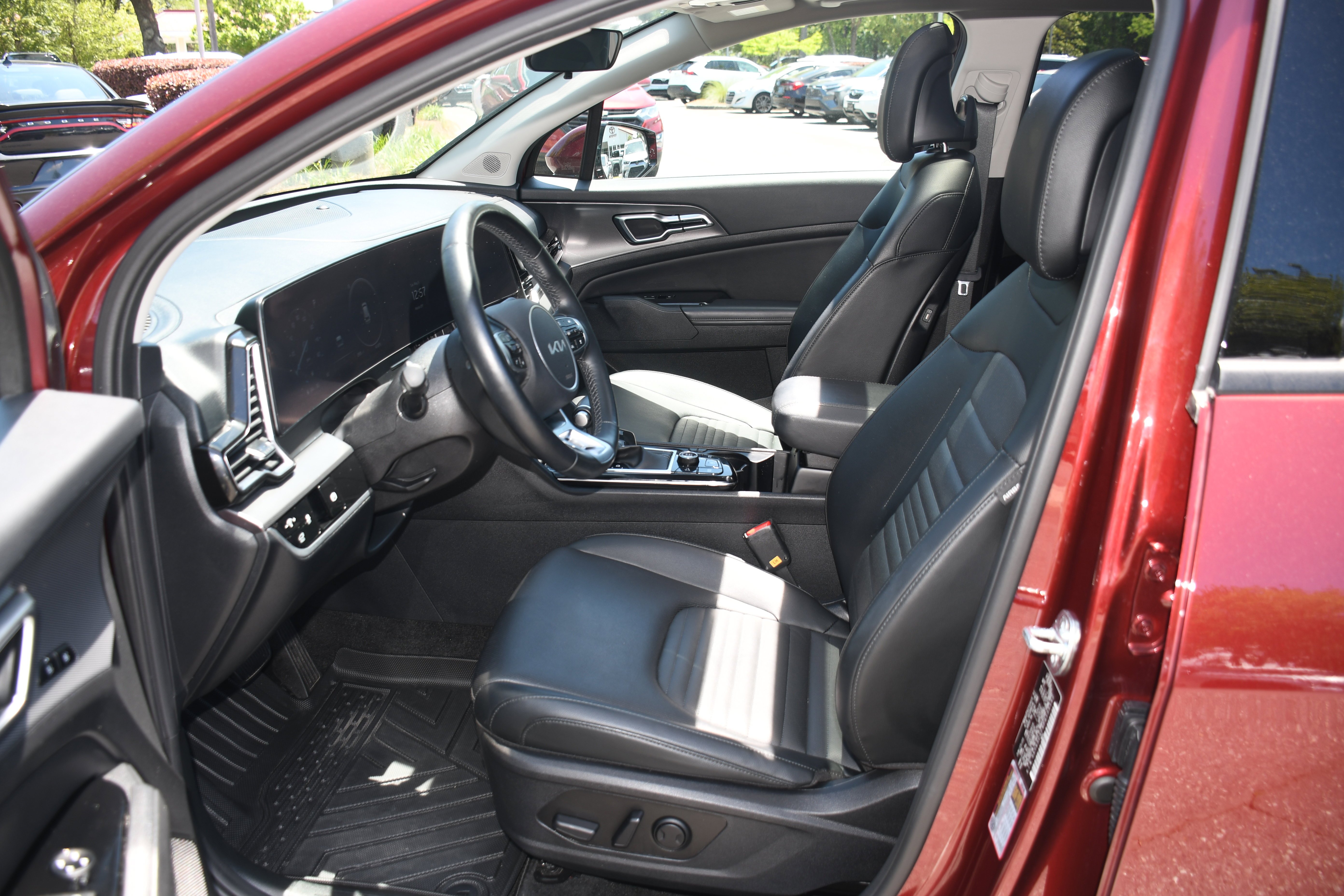 Used 2023 Red Kia SX-Prestige image 8