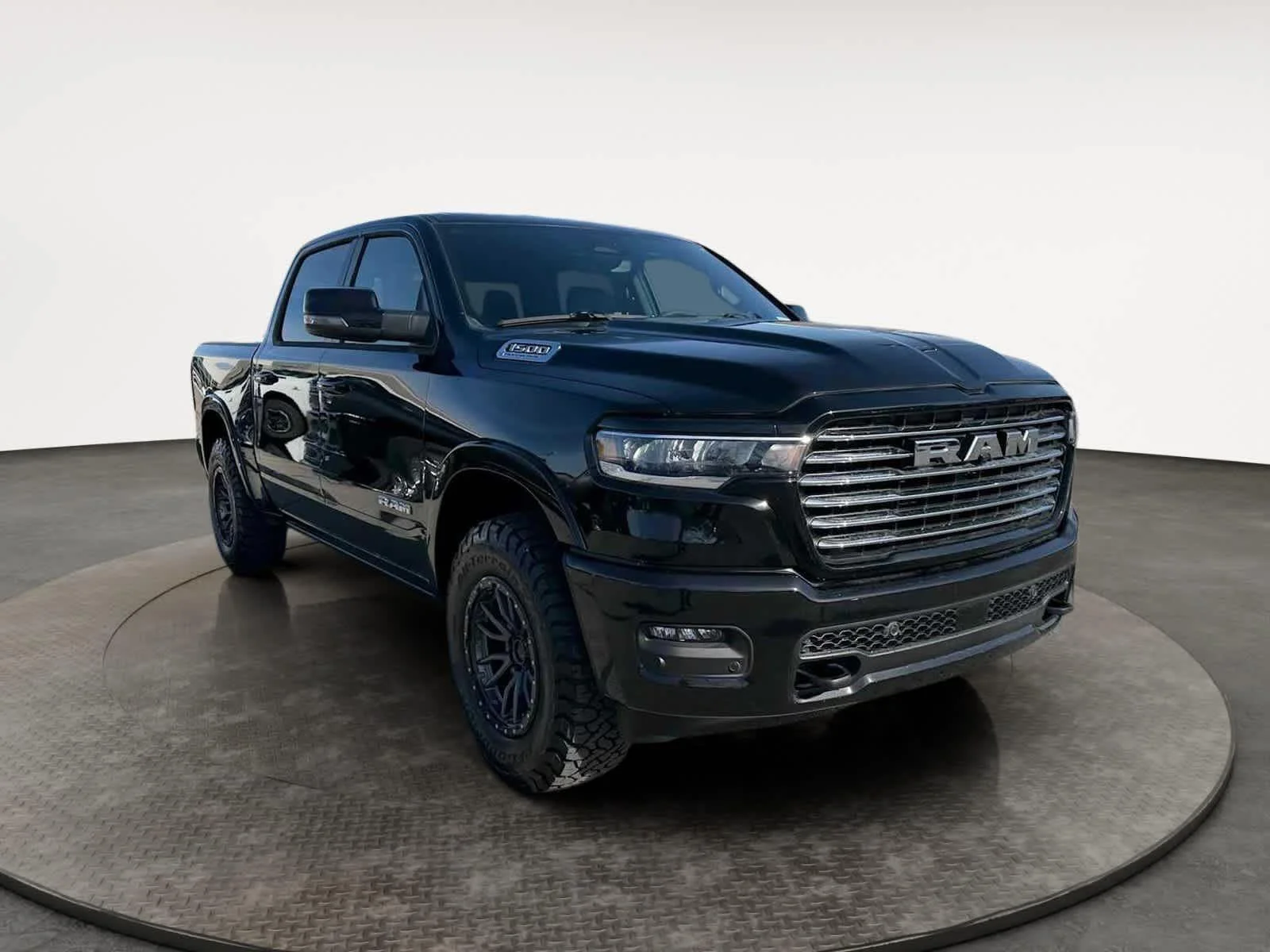 New 2026 Diamond Black Crystal Pearl-Coat Exterior Paint RAM Laramie image 7