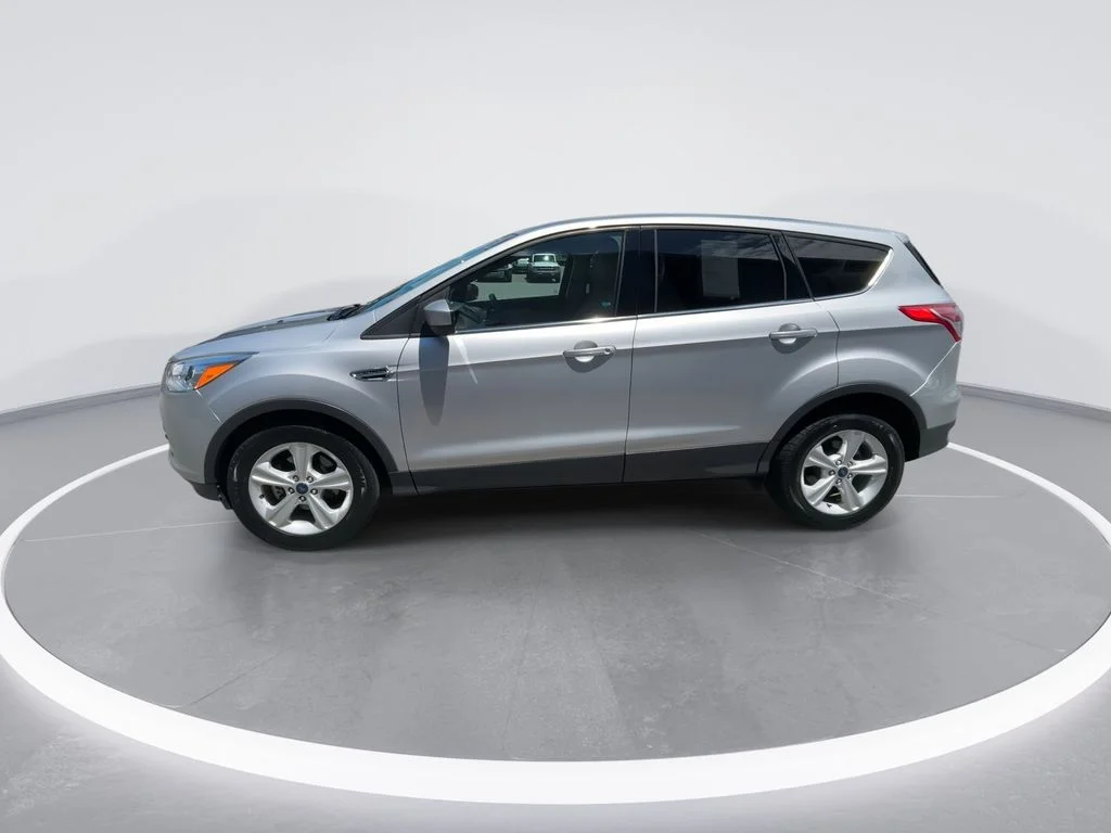 Used 2016 Silver Ford SE image 5