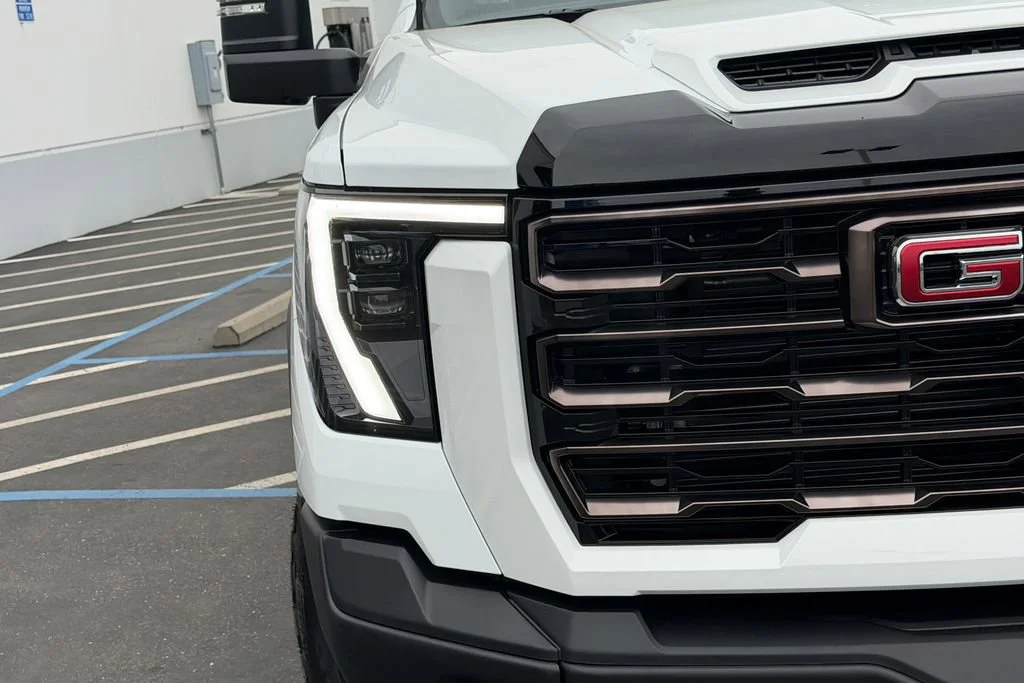 New 2026 Summit White GMC AT4X image 4