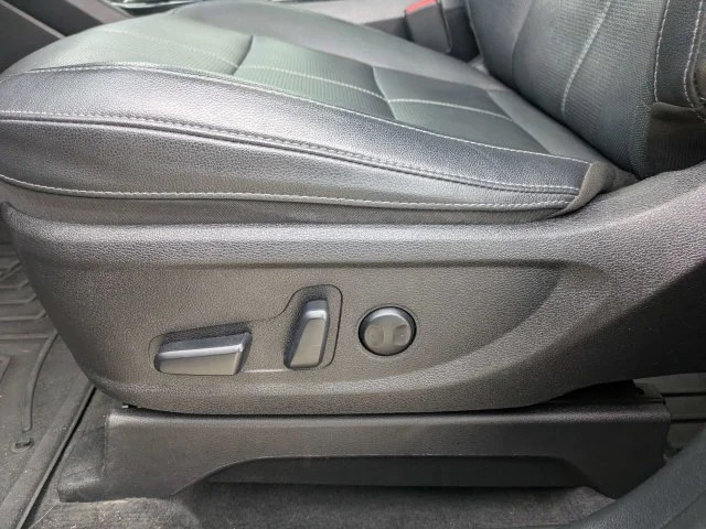 Used 2022 Black Kia EX image 21