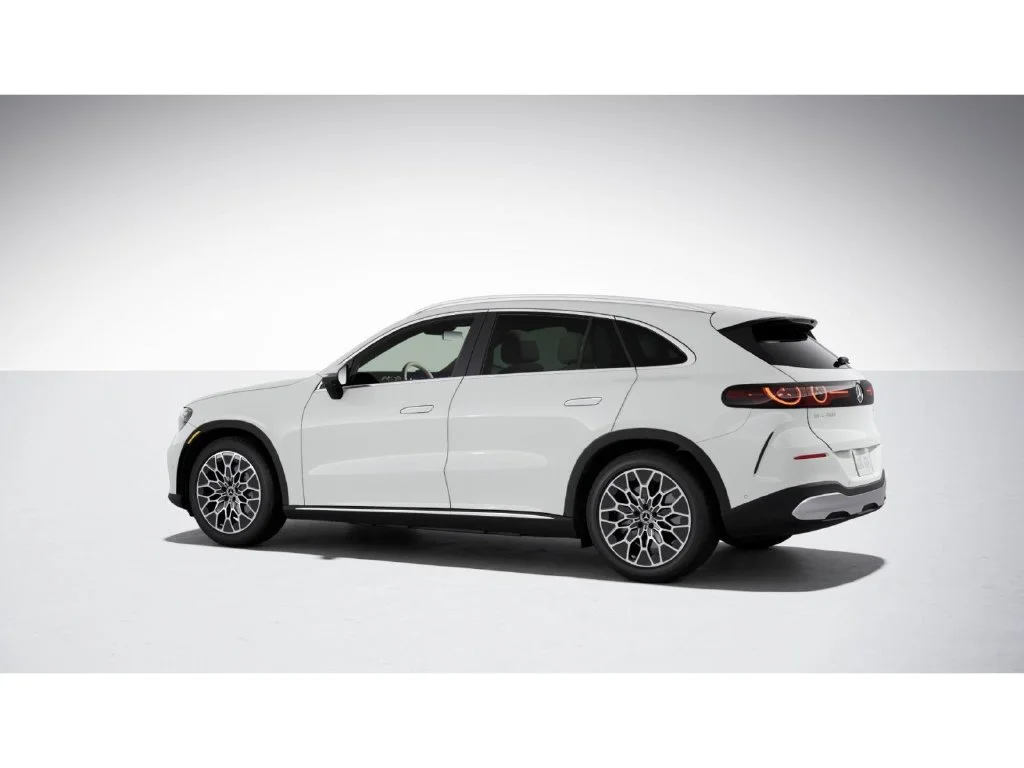 New 2027 White Mercedes-Benz GLC 400 image 31