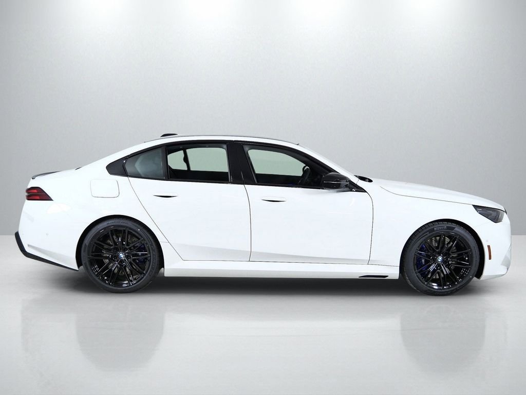 New 2026 Alpine White BMW Base image 8
