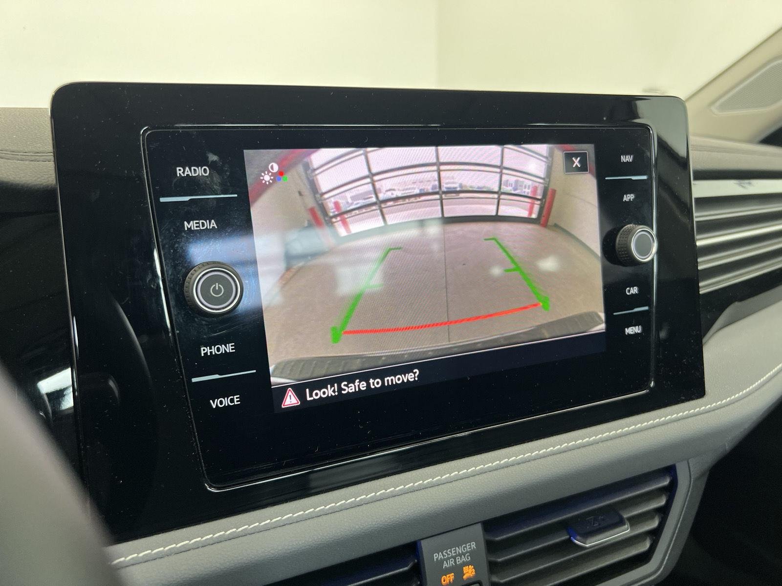 2025 Volkswagen Jetta SEL - Photo 17