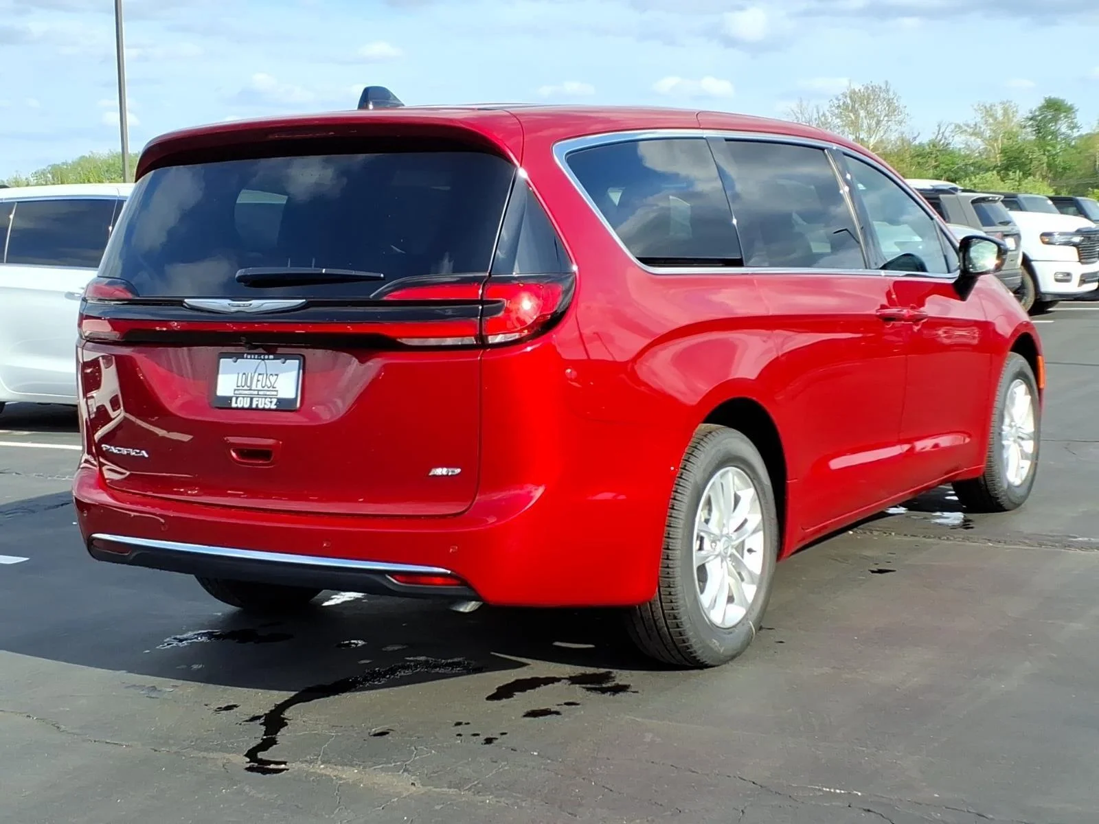 New 2026 Red Hot Pearl-Coat Exterior Paint Chrysler Select image 26