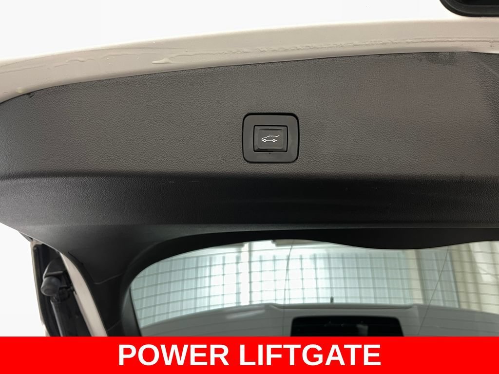 Used 2020 WHITE FROST TRICOAT Buick Essence image 47