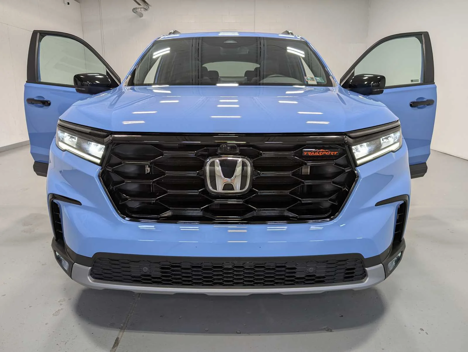 Certified Used 2023 Diffused Sky Pearl Honda AWD TRAILSPORT image 15
