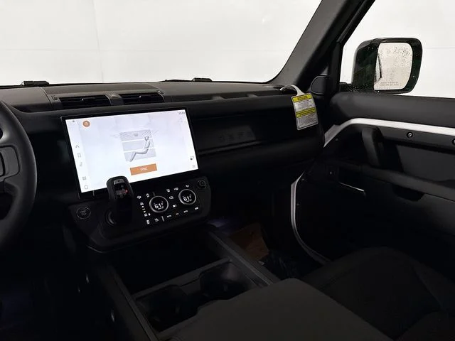 New 2026 Fuji White Land Rover X-Dynamic SE image 26