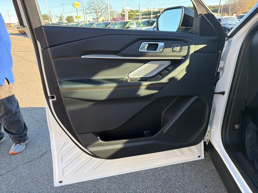 New 2026 Star White Metallic Tri-Coat Ford Tremor® image 12