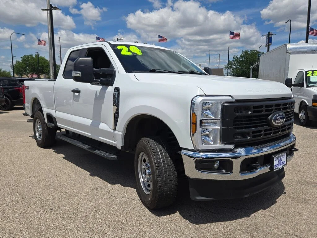 Used 2024 Oxford White Ford XL image 5
