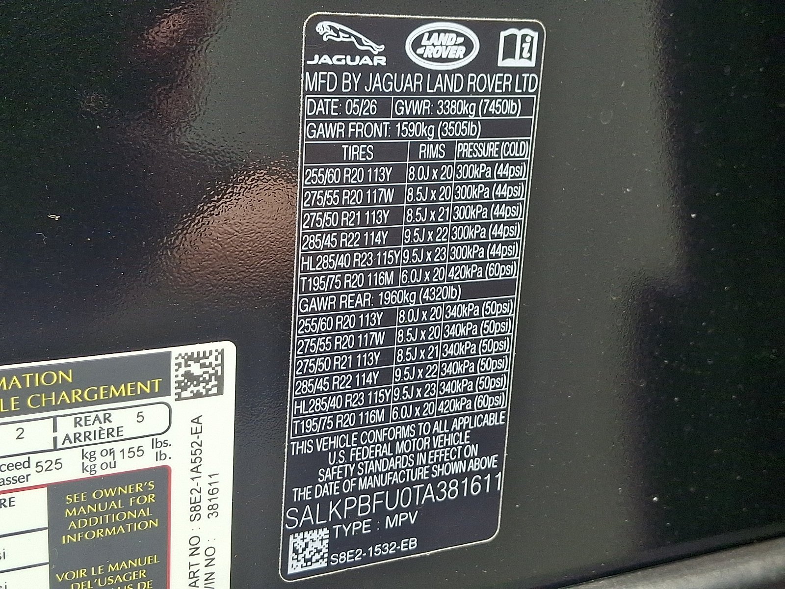 New 2026 Santorini Black Land Rover SE image 15