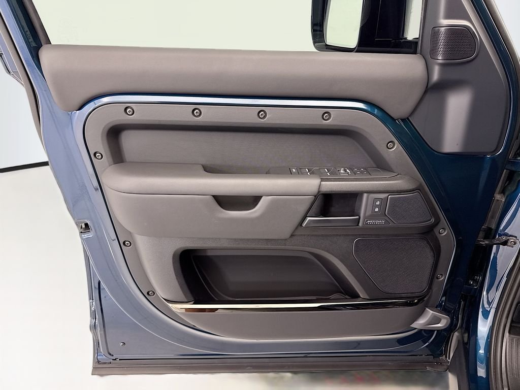 New 2026 Sargasso Blue LAND ROVER OCTA image 23