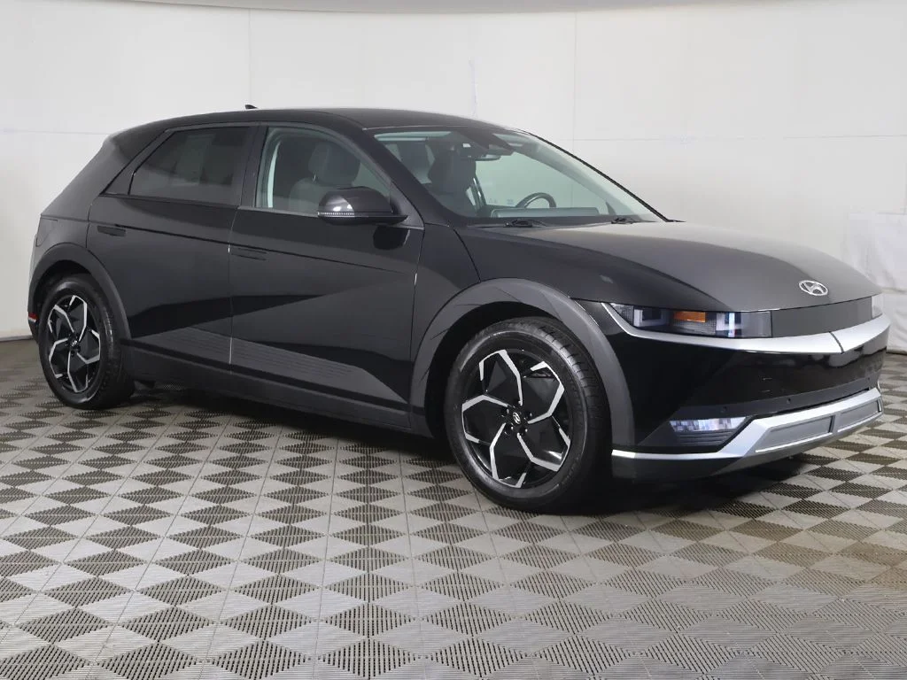Used 2024 Hyundai IONIQ 5 SEL with VIN KM8KN4DE3RU268839 for sale in Bedford, OH
