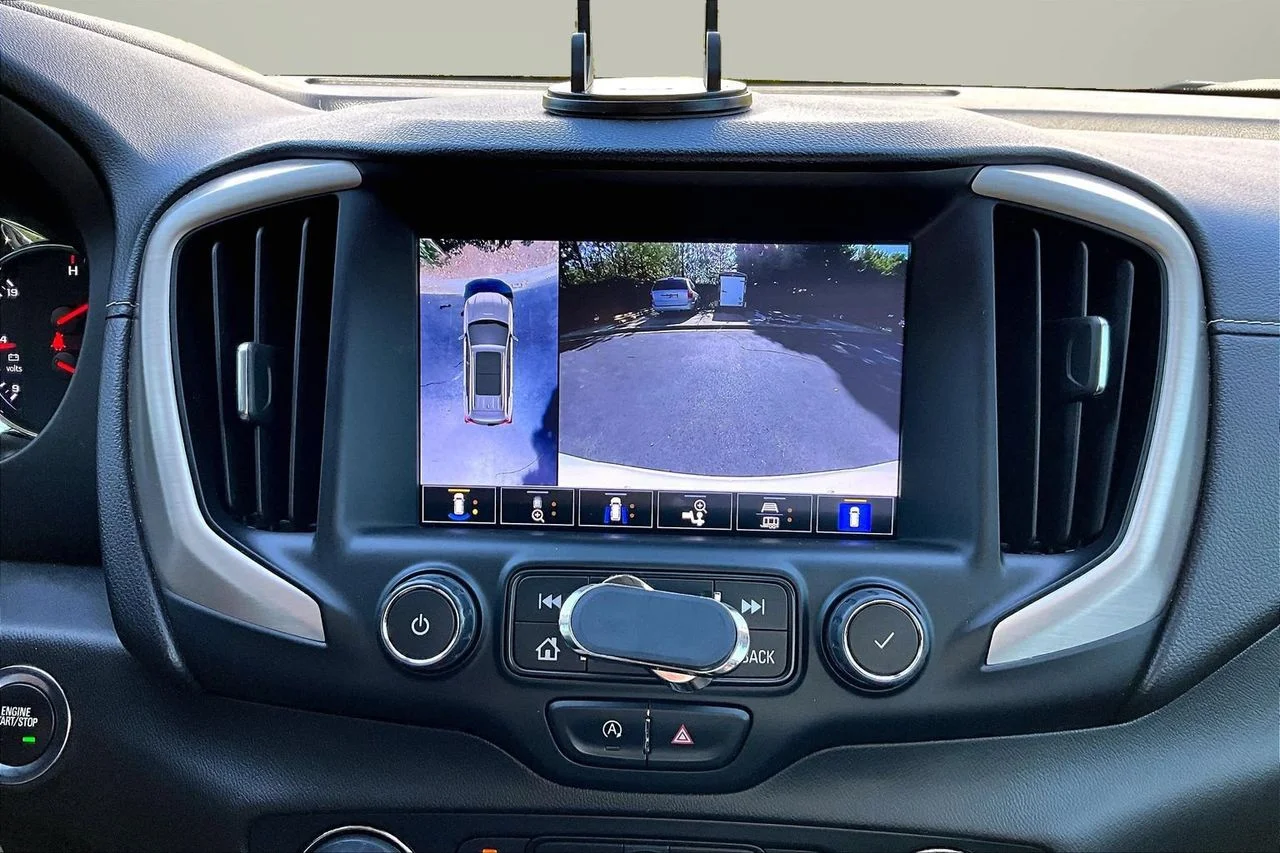 Certified Used 2022 White GMC Denali image 12