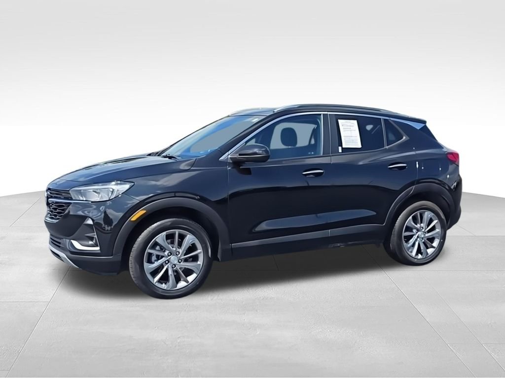Used 2022 Black Buick Select image 5