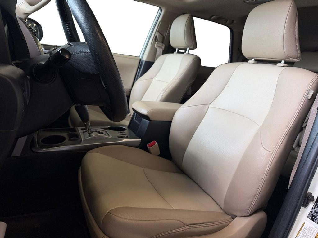 Used 2022 White Toyota SR5 Premium image 24