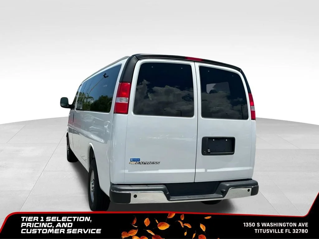 Used 2025 Summit White Chevrolet 1LT image 5