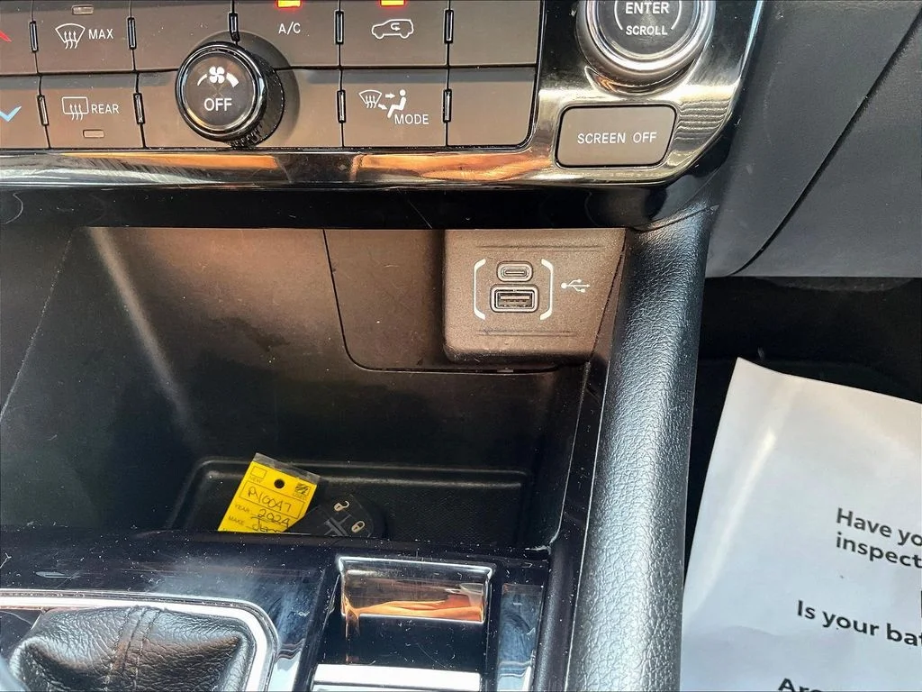 Used 2024 Black Jeep Latitude image 16