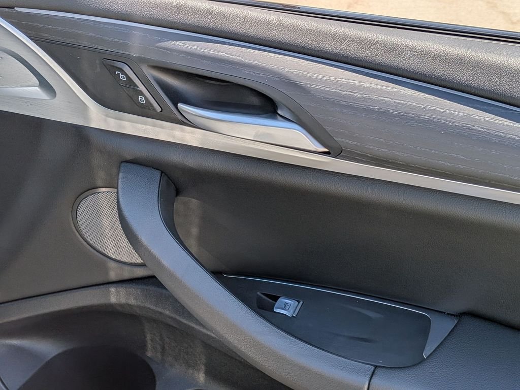 Used 2023 Gray BMW xDrive30i image 17
