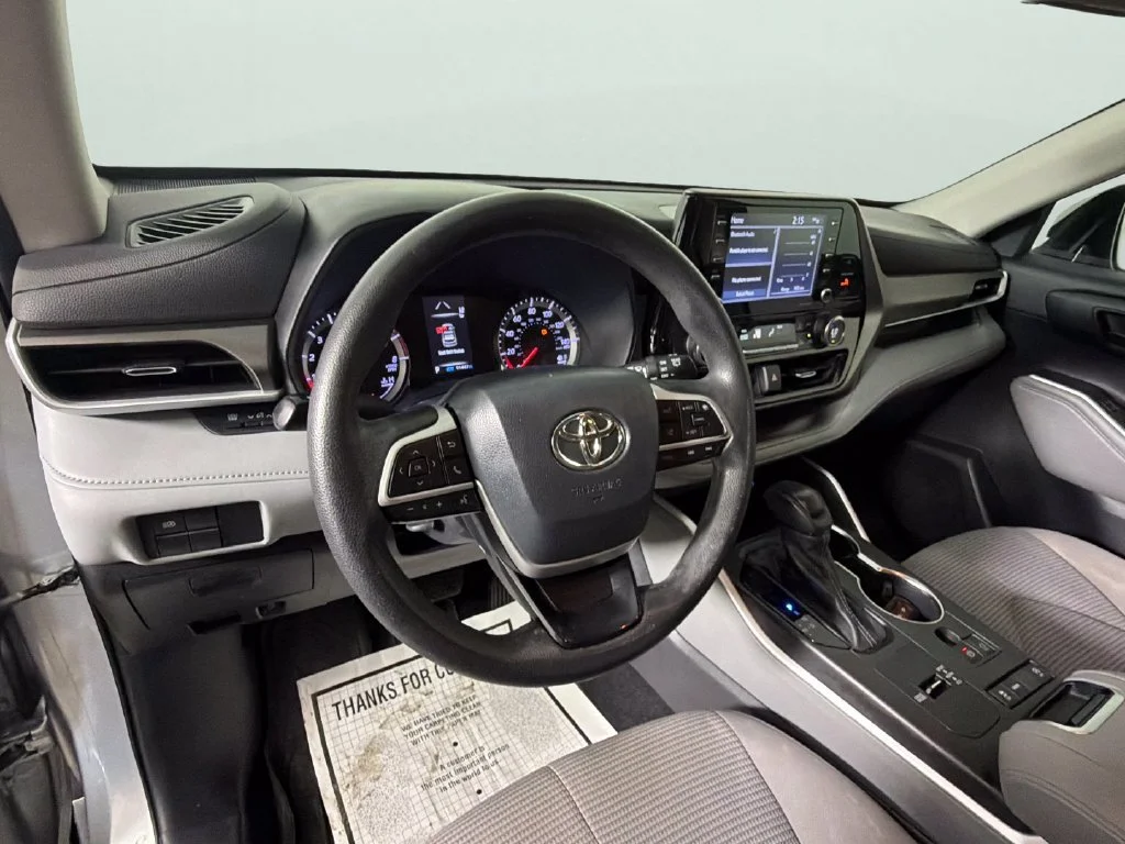 2022 Toyota Highlander L - Photo 19