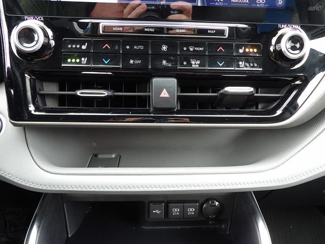 Used 2020 Celestial Silver Metallic Toyota Limited image 34